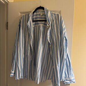Old Navy women’s boyfriend fit Light Blue and White Striped Shirt Jacket